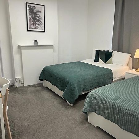 לונדון Guest Rooms In Camden Town מראה חיצוני תמונה